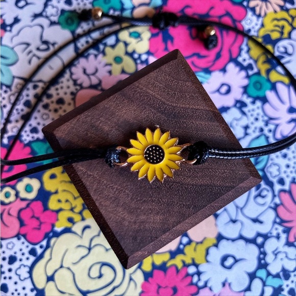 Sunflower Bracelet, handmade- NEW - Picture 1 of 4